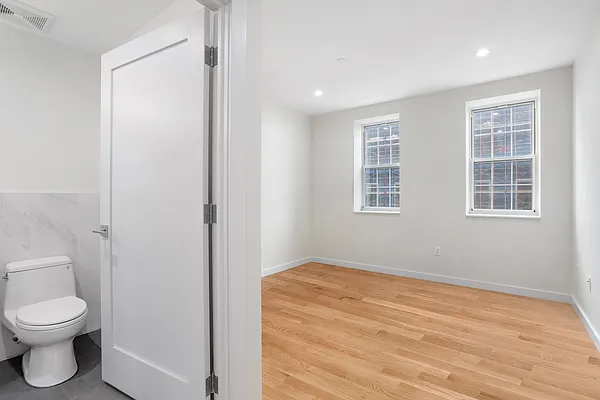 Rented by Nest Seekers International | media 27