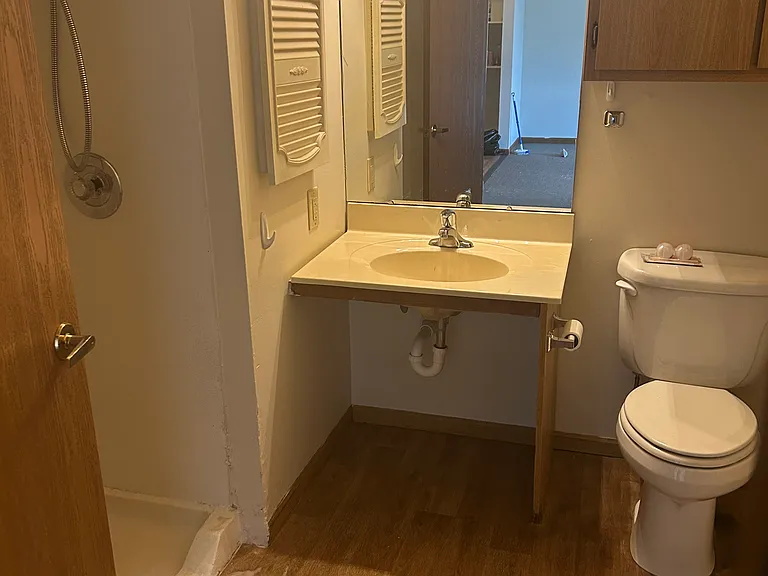 2066 Bradley Ct #F — Photo 6