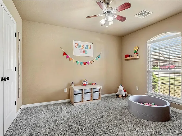 1801 E Montgomery St — Photo 16