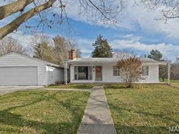 42 Carnation Dr, Collinsville, IL 62234