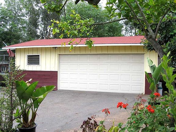 Garage/driveway off Beverly Dr.