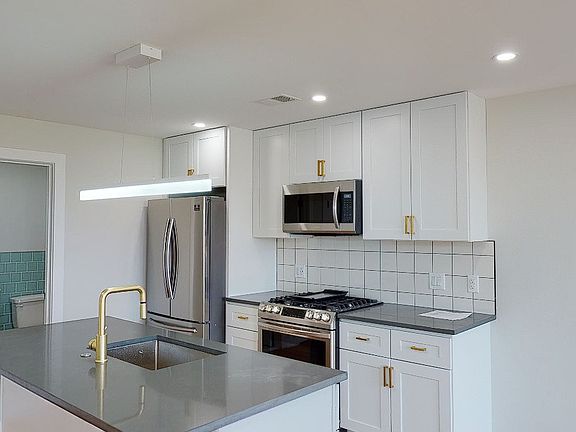 2nd image of 2636 Belgrade St #306