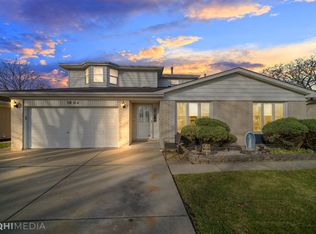 1804 W Magnolia Ln, Mount Prospect, IL 60056