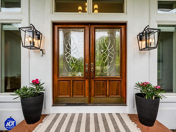 5th image of 676 Ashley Ln