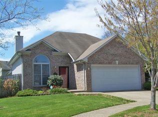 2932 Masters View Rd, Lexington, KY 40511