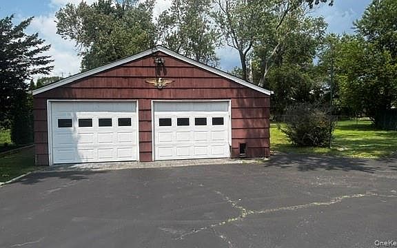 2nd image of 59 FARMERS Avenue