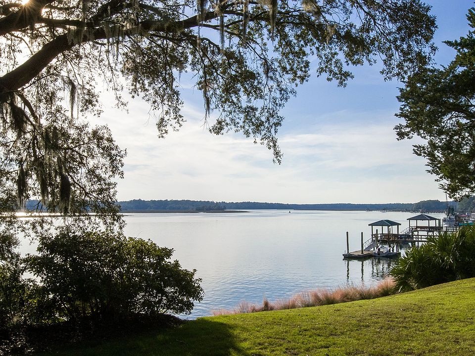 Immerse yourself in Bluffton's natural beauty with scenic waterways.