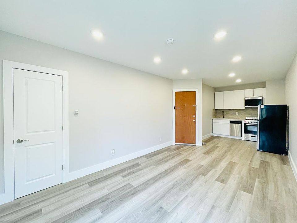 2nd image of 55 Graham St #5