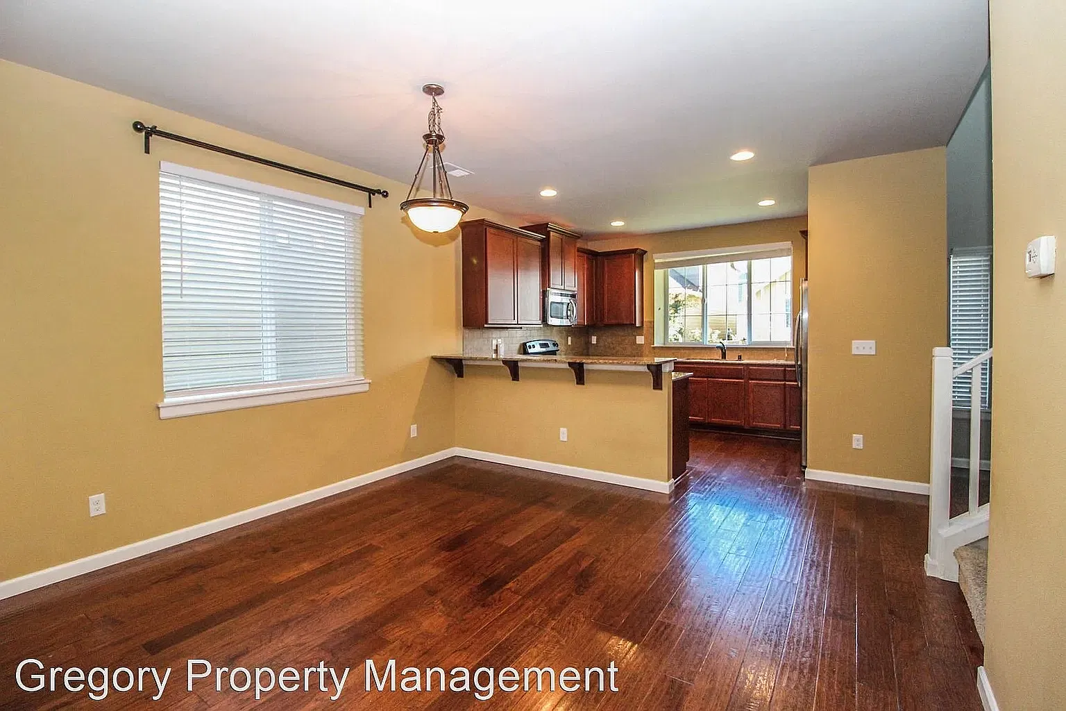 4 bed, 2.5 bath, 1865 sqft, $3,595 — Photo 4