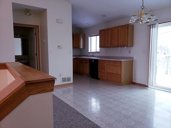 2nd image of 112 Jennifer Ln