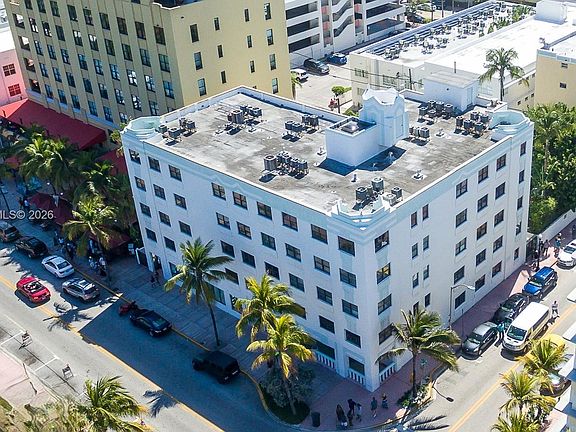 3rd image of 1390 Ocean Dr APT 201
