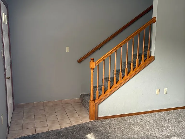 2704 Independence St — Photo 4