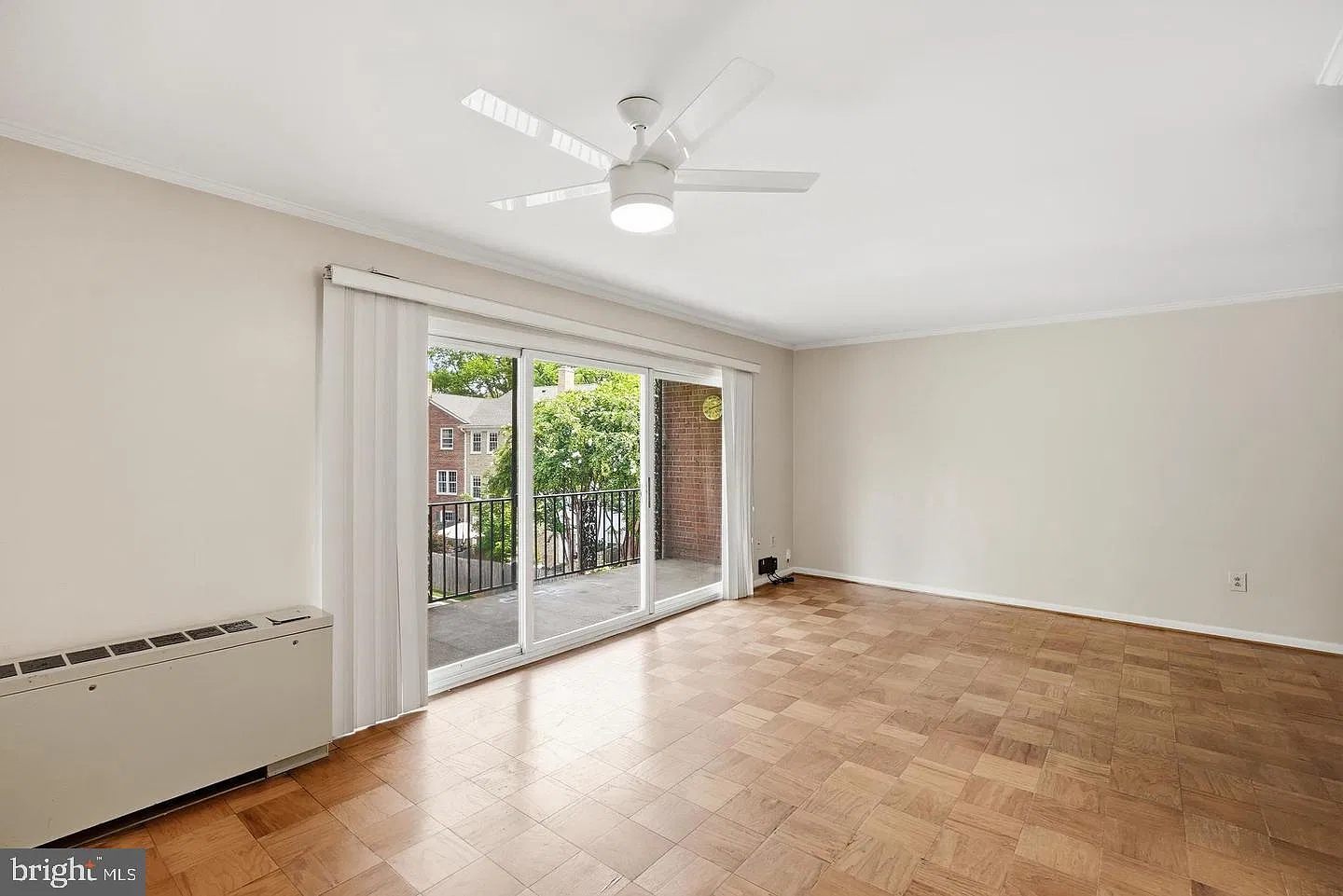 2 bed, 1.0 bath, 949 sqft, $2,300 — Photo 4