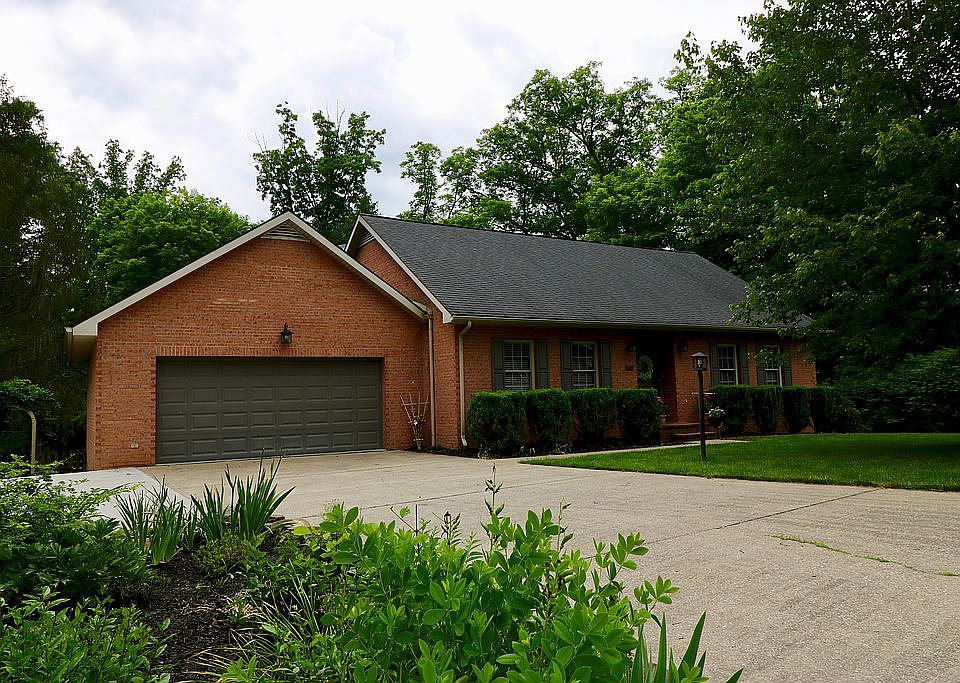 2nd image of 335 Aracoma Rd