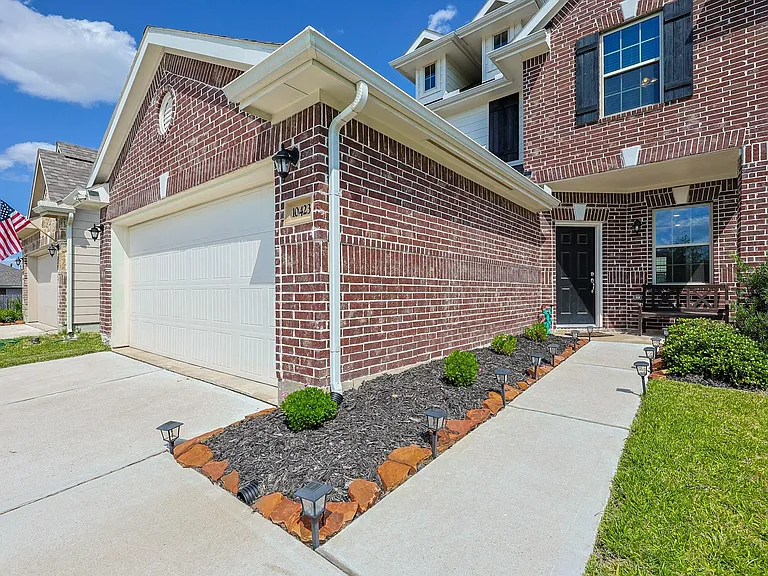10423 Rochester Hills Ln — Photo 2
