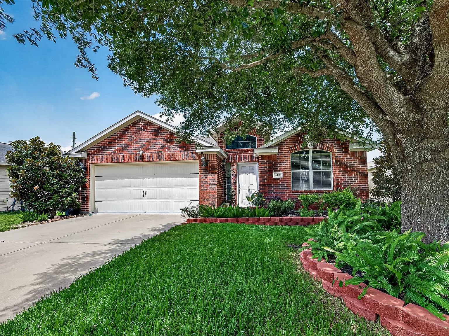 3 bed, 2.0 bath, 1414 sqft, $1,950 — Photo 4