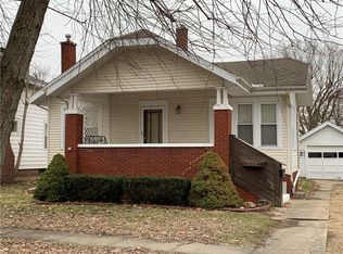 804 S 15th St, Mattoon, IL