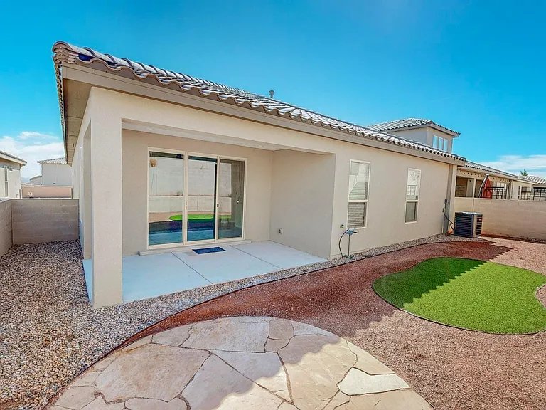 5950 Las Vacas Ct NE — Photo 59