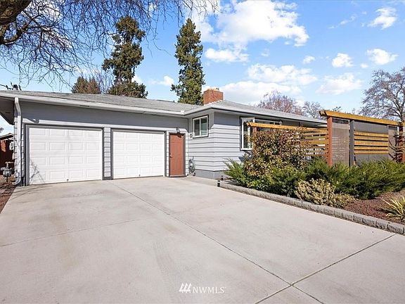 3rd image of 1243 Shirrod Ln