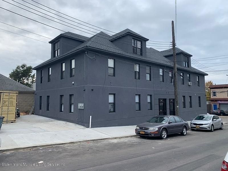 1st image of 242 Hooker Pl