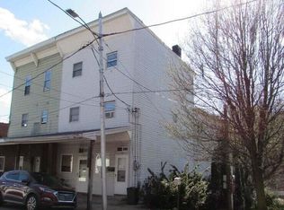 14 Carbon St, Weatherly, PA 18255