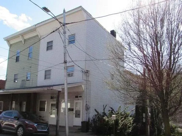 14 Carbon St, Weatherly, PA 18255