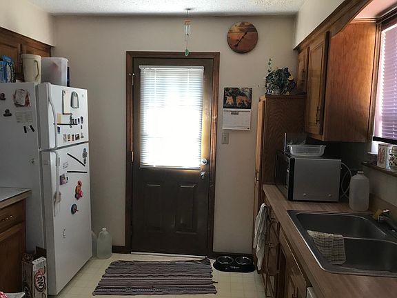 Kitchen with all appliances