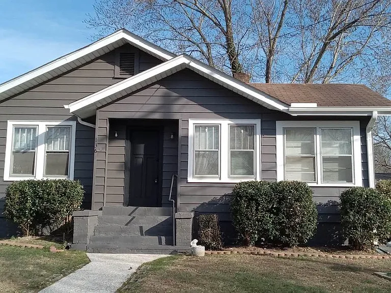 136 E Williams Rd — Photo 2