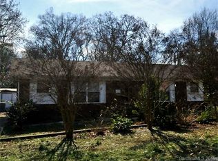 3512 Woodleaf Rd, Charlotte, NC 28205