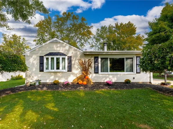 34 Taft Ave, Lancaster, NY 14086