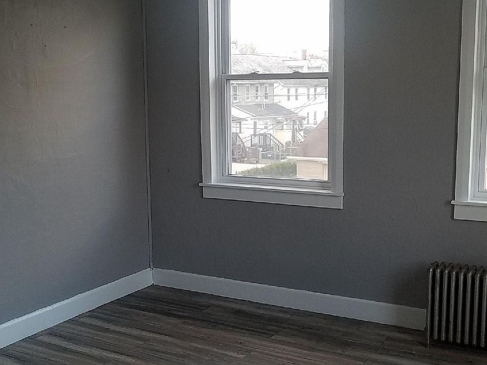 2nd image of 216 E 24th St