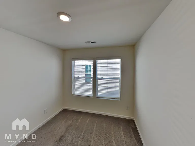 122B Fosters Glen Pl #B — Photo 12