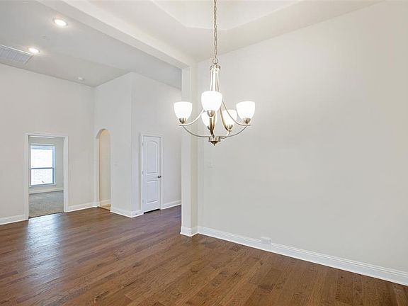 5th image of 7704 Castle Pines Ln