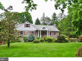 330 Chamounix Rd, Wayne, PA 19087