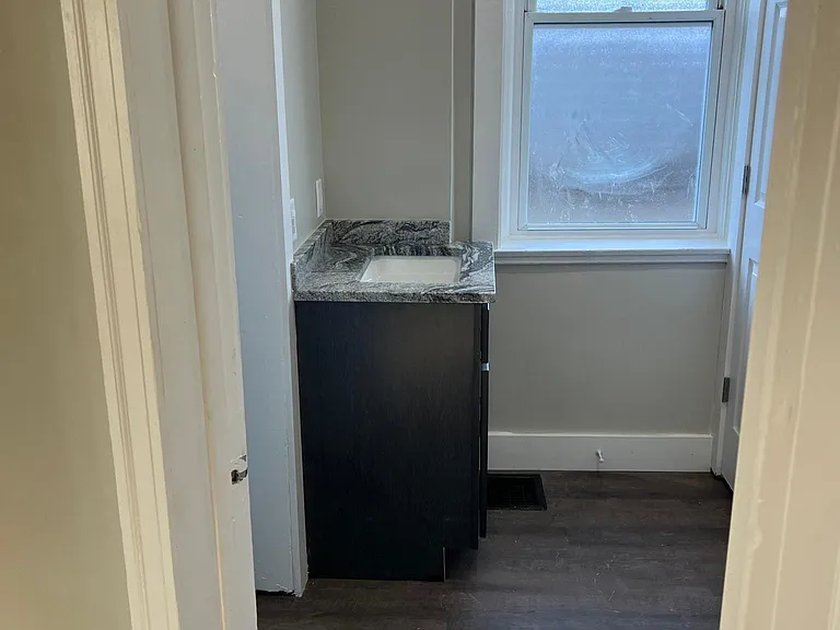 329 Ellicott St #UPPER — Photo 43