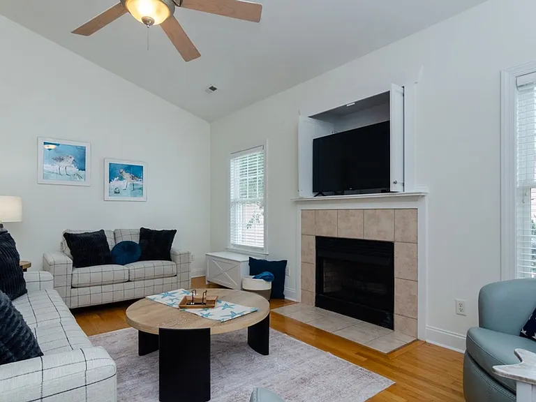 1713 Mackerel Ln — Photo 8