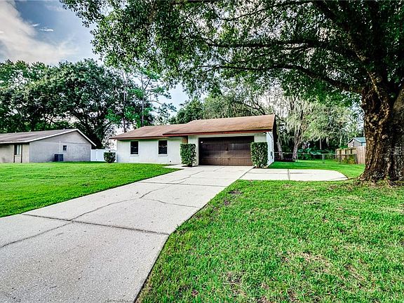 2nd image of 2913 Forestgreen Dr N