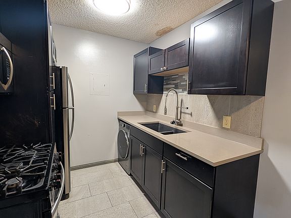 5th image of 428 Holly Ln #14