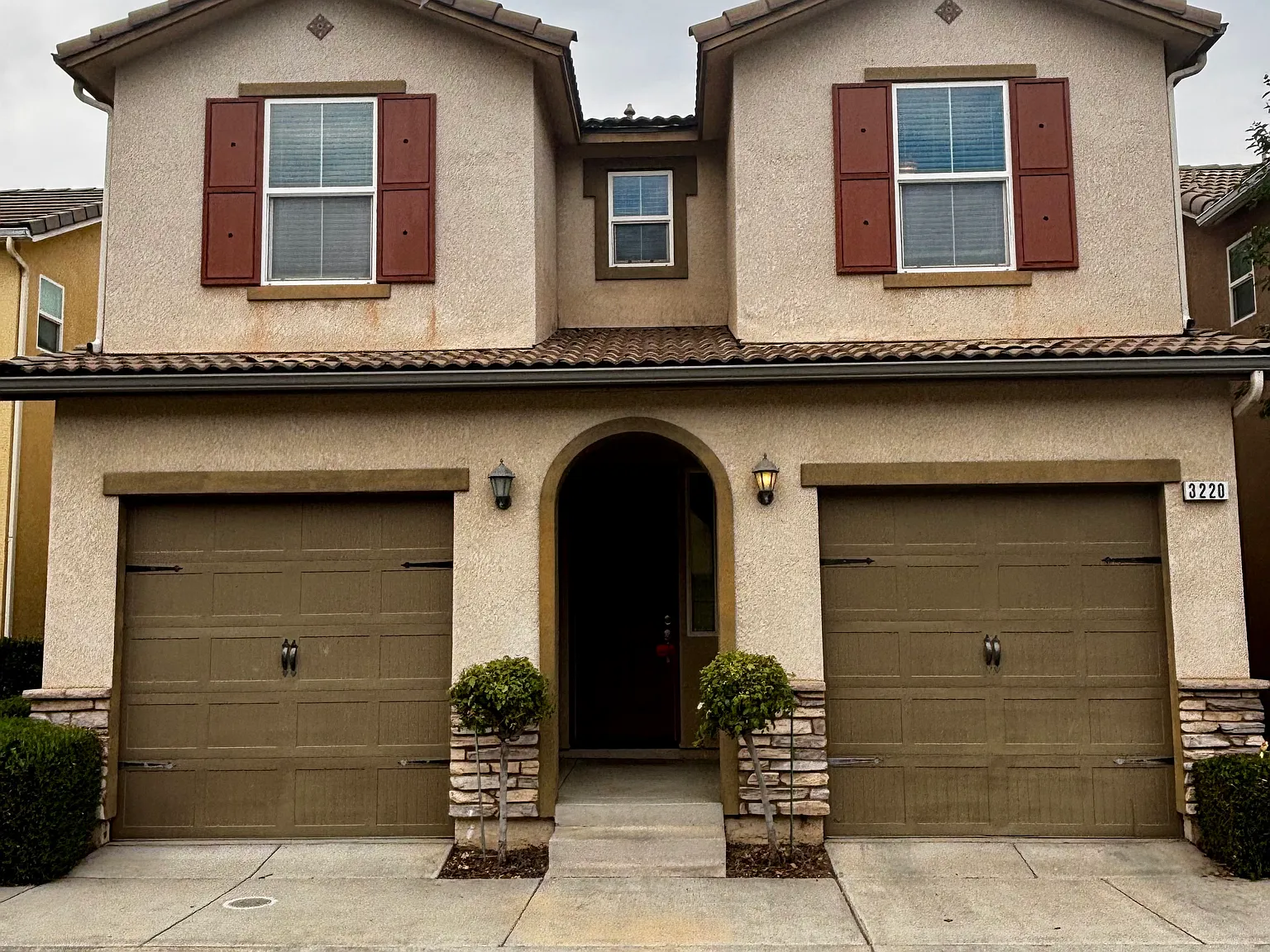 3 bed, 2.5 bath, 1413 sqft, $2,400 — Photo 1