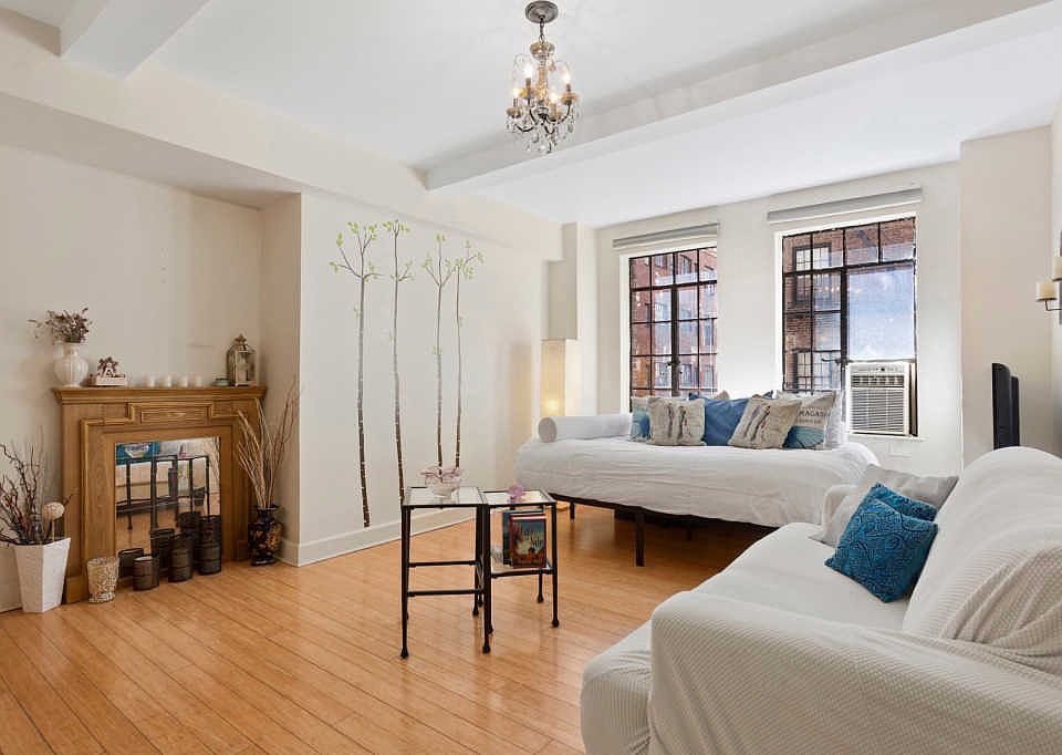 1st image of 312 E 42nd St #612