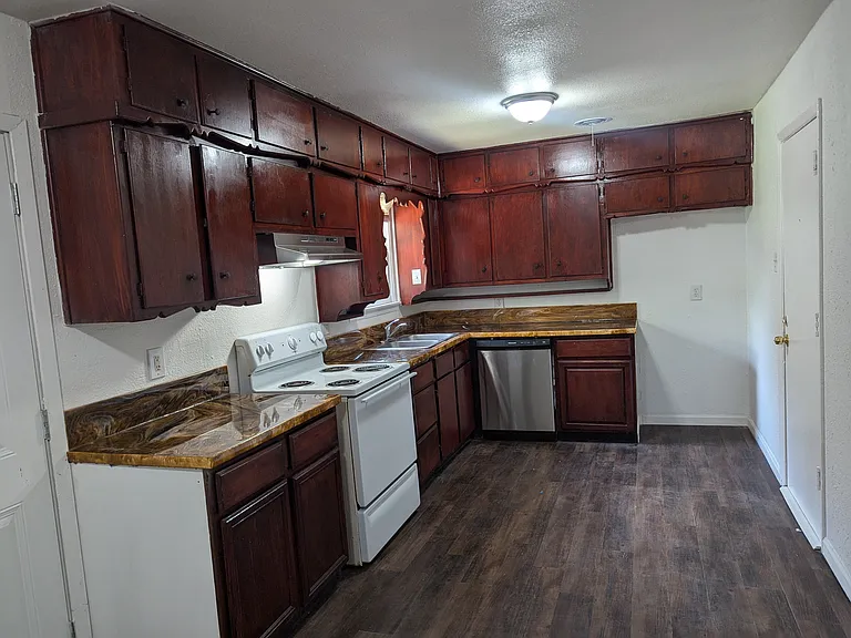 4336 Jana Dr — Photo 3
