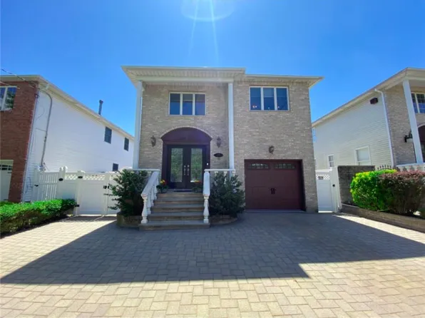 338 Amber St, Staten Island, NY 10306