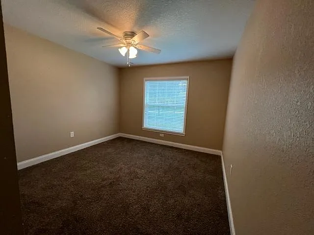7013 Odoniel Loop W — Photo 5