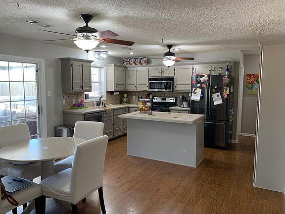 2nd image of 116 Parkwood Blvd