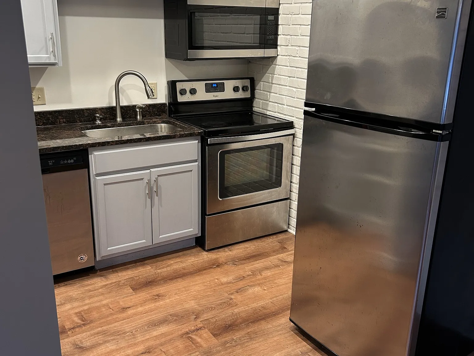 2 bed, 850 sqft, $1,200 — Photo 4