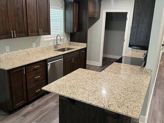 3rd image of 2812 Garland Ave