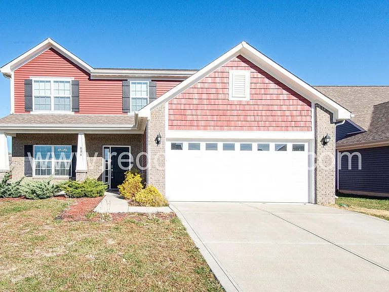 806 Kelly Pass — Photo 1