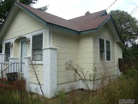 2nd image of 313 Vanderbilt Ave