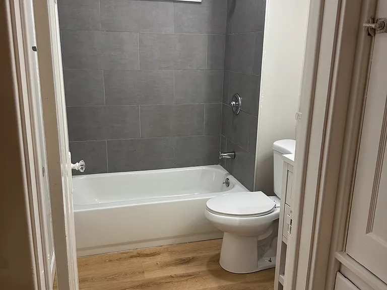145 Southside Pkwy #4 — Photo 5
