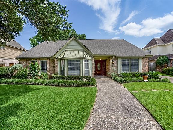 2nd image of 20627 Castle Bend Dr